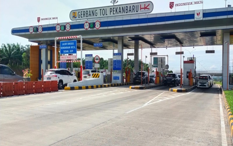  Arah Keluar Gerbang Tol Pekanbaru Padat, Hutama Karya Terapkan Buka Tutup Jalan