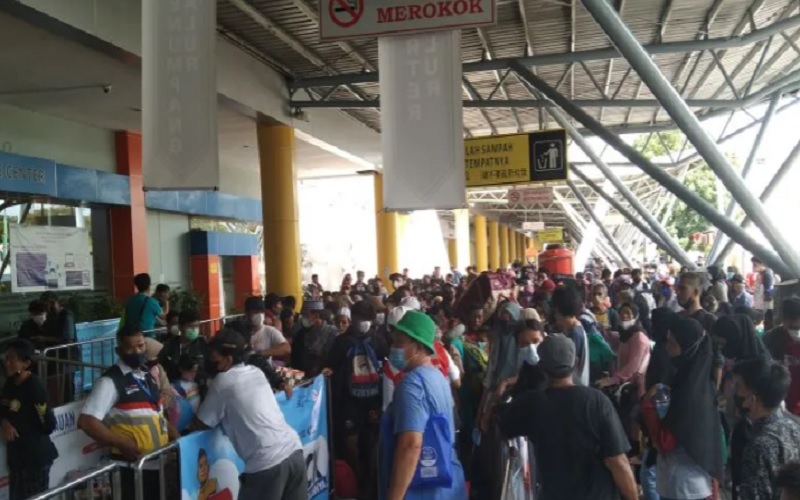  Arus Mudik H+1 Lebaran: Angkutan Penyeberangan Makin Ramai