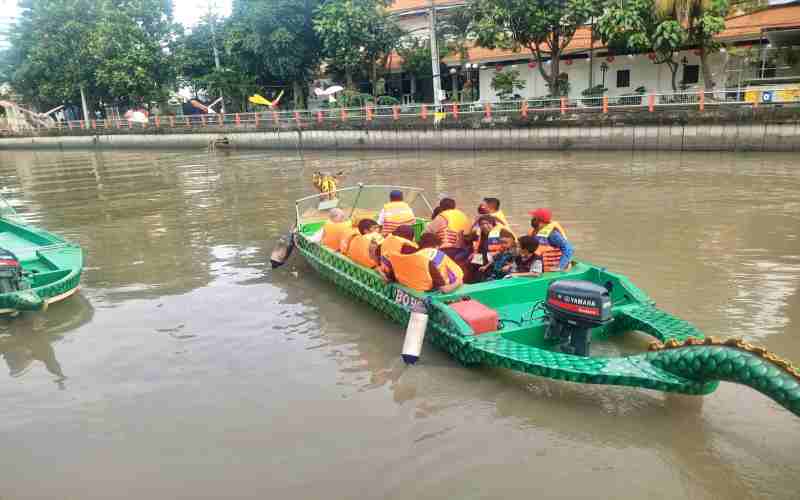  Libur Lebaran, Kunjungan Wisata Perahu Kalimas Capai 230 Orang per Hari