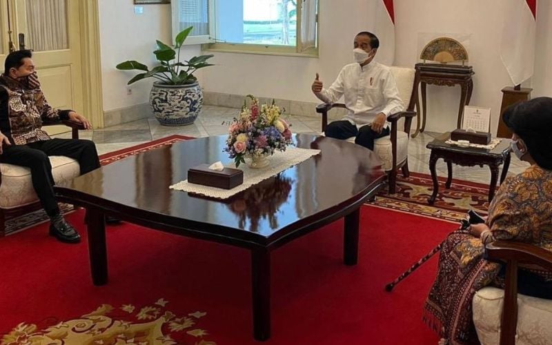  Jokowi Jenguk Mantan Kepala BIN Hendropriyono