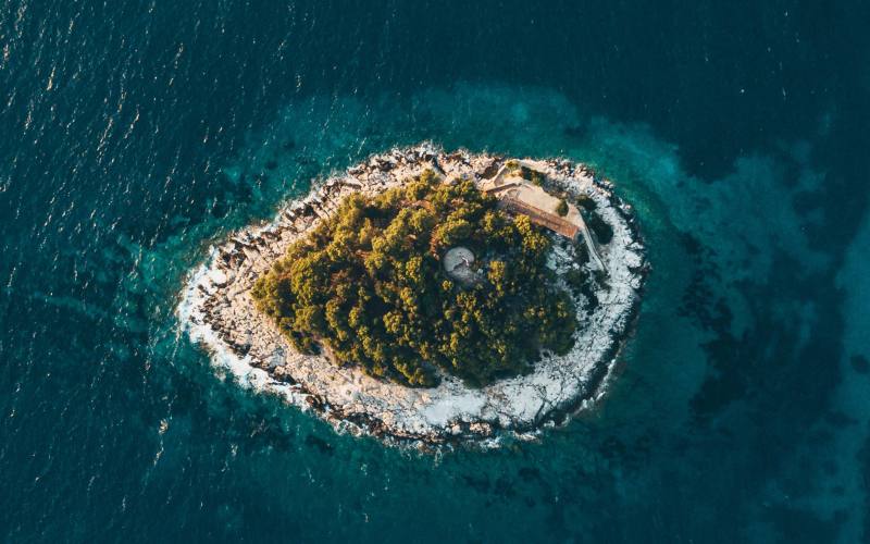 Pulau Phantom atau Pulau Berpasir adalah sebidang tanah yang asing ini telah menjadi misteri bagi para ahli selama hampir satu dekade. 