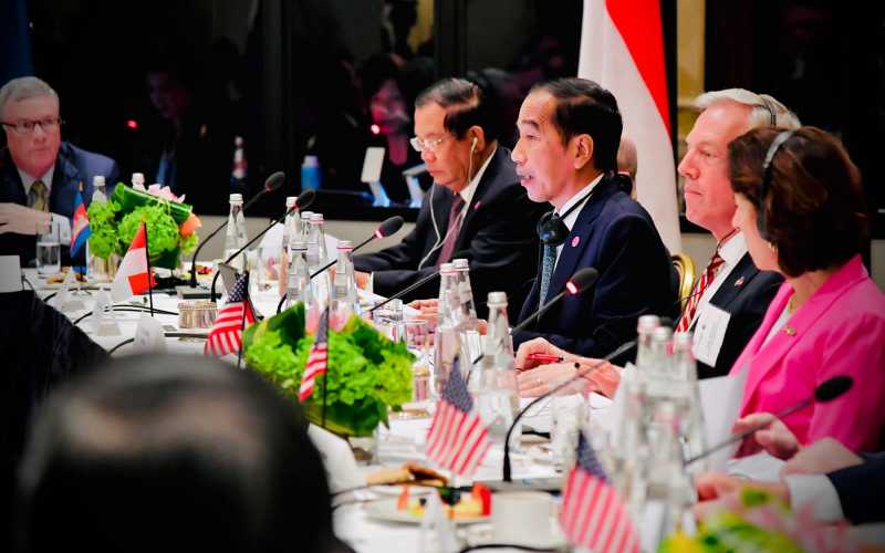 Jokowi dan sejumlah pemimpin negara Asean bertemu para pengusaha AS di Intercontinental the Willard Hotel, Washington DC, Kamis (12/5/2022) / Laily Rachev - Biro Pers Sekretariat Presiden