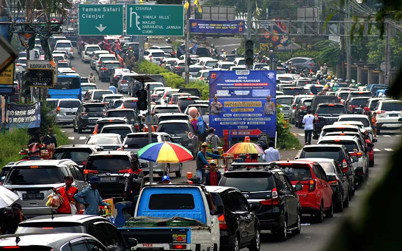  Jalur Wisata Puncak Macet Parah, Satlantas Polres Bogor Berlakukan Sistem Satu Arah