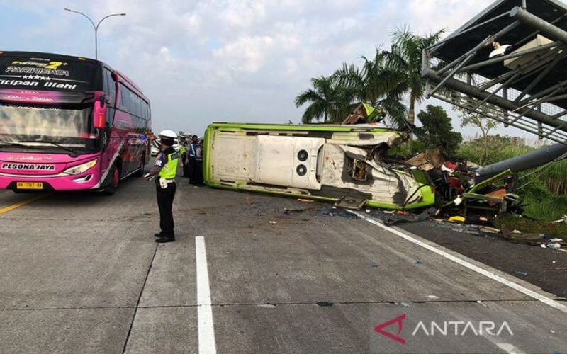  Fakta Kecelakaan Maut Bus di Tol Sumo, Ini Temuan Polisi