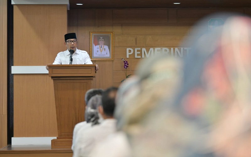  Ridwan Kamil Serahkan SK P3K Tahap 1 untuk 5.767 Guru