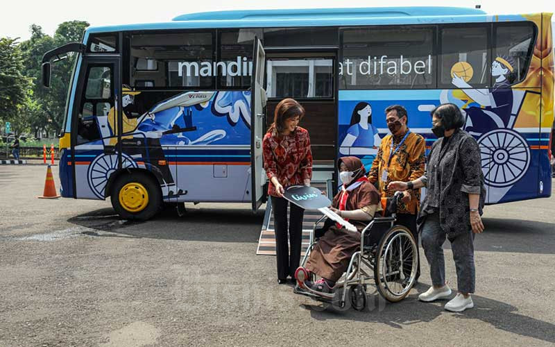  Bank Mandiri Hibahkan Bus Disabillitas Bagi Siswa-Siwsi YPAC Jakarta