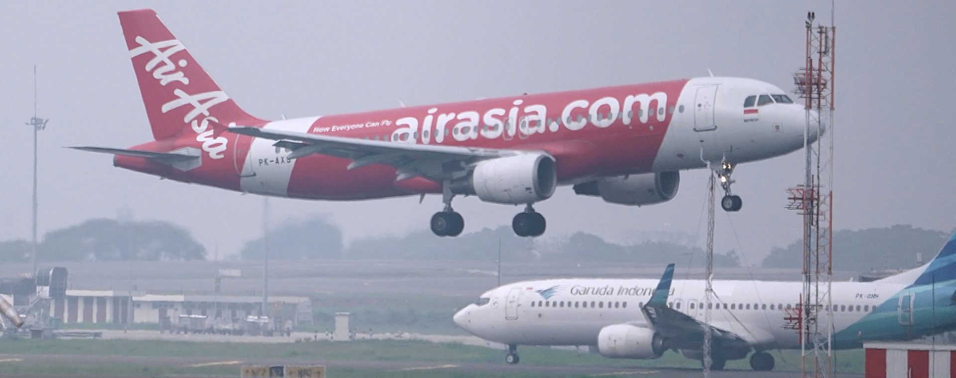  Adu Cepat Garuda Indonesia (GIAA) dan AirAsia (CMPP) Tanggalkan Notasi Khusus