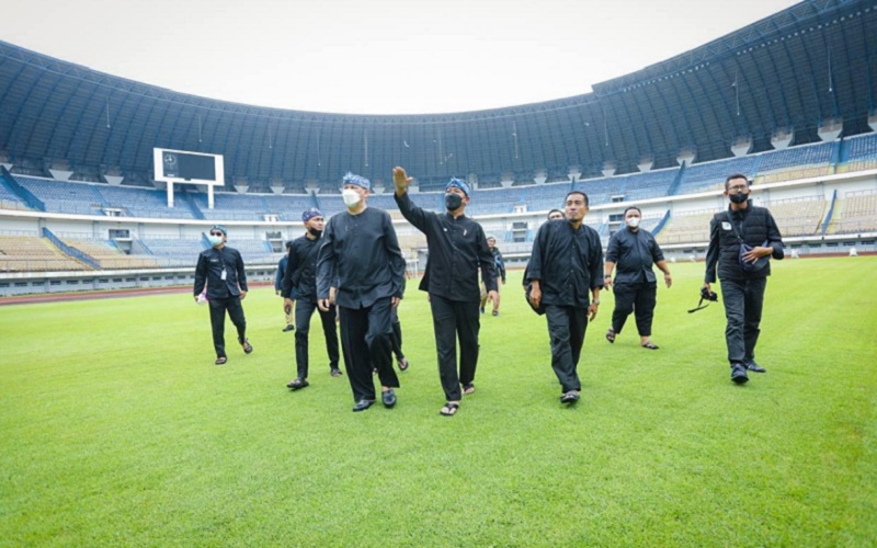  Jelang Lelang, Sekda Kota Bandung Cek Kondisi GBLA