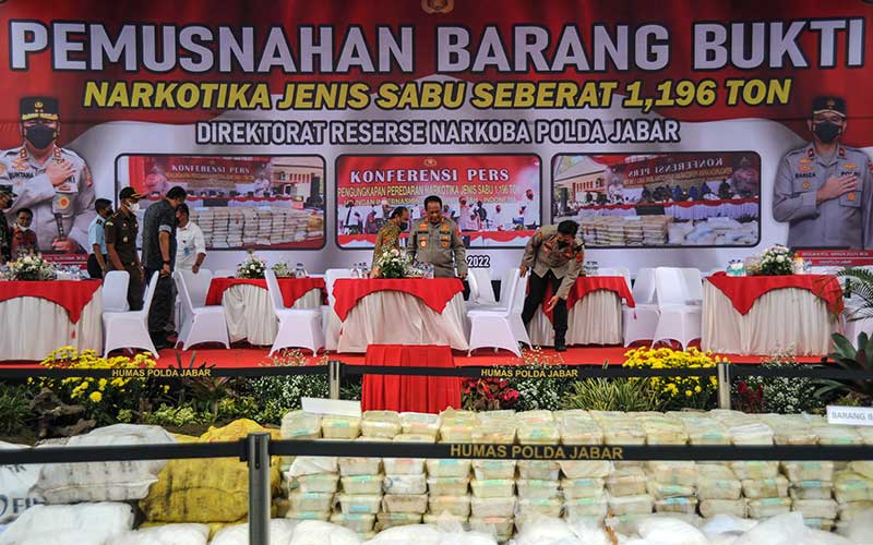  Polda Jabar Bersama BNN Provinsi Jawa Barat Musnahkan 1,196 Ton Sabu Bernilai Rp1,4 Triliun