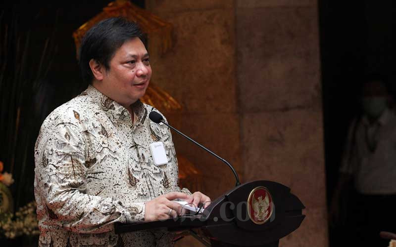 Menteri Koordinator Bidang Perekonomian Airlangga Hartarto memberikan sambutan pada Peluncuran Gelar Buah Nusantara 2020 di Jakarta, Senin (10/8/2020). Bisnis/Dedi Gunawan