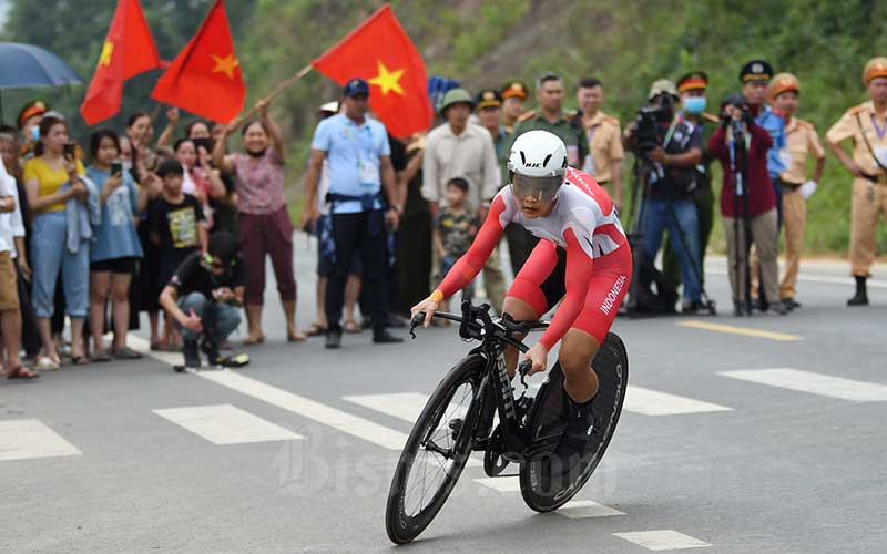  Pesepeda Ayustina Delia Priatna Raih Emas di Perlombaan Road Bike Dalam Ajang SEA Games Vietnam 2021