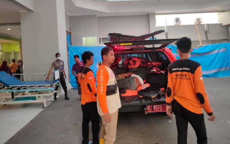Proses evakuasi korban banjir rob di Semarang, Jawa Tengah / BNPB