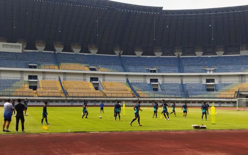  Kembali Gunakan GBLA, Bos Persib Ungkap Kondisi Stadion Kebanggaan Warga Jabar Ini