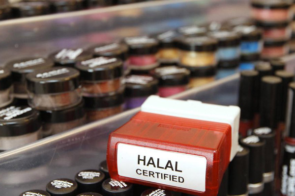 Ilustrasi produk halal./Reuters-Darren Staples