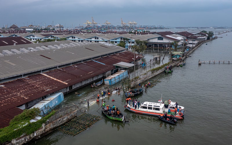  Pelayanan Bea Cukai di Tanjung Emas Mulai Berjalan Normal