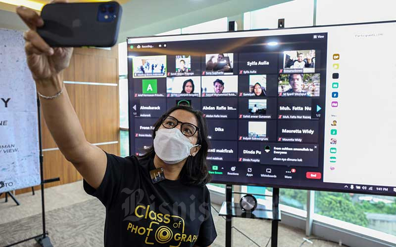  Tim Foto Bisnis Indonesia Gelar Pelatihan Fotografi Smartphone Bagi Mahasiswa