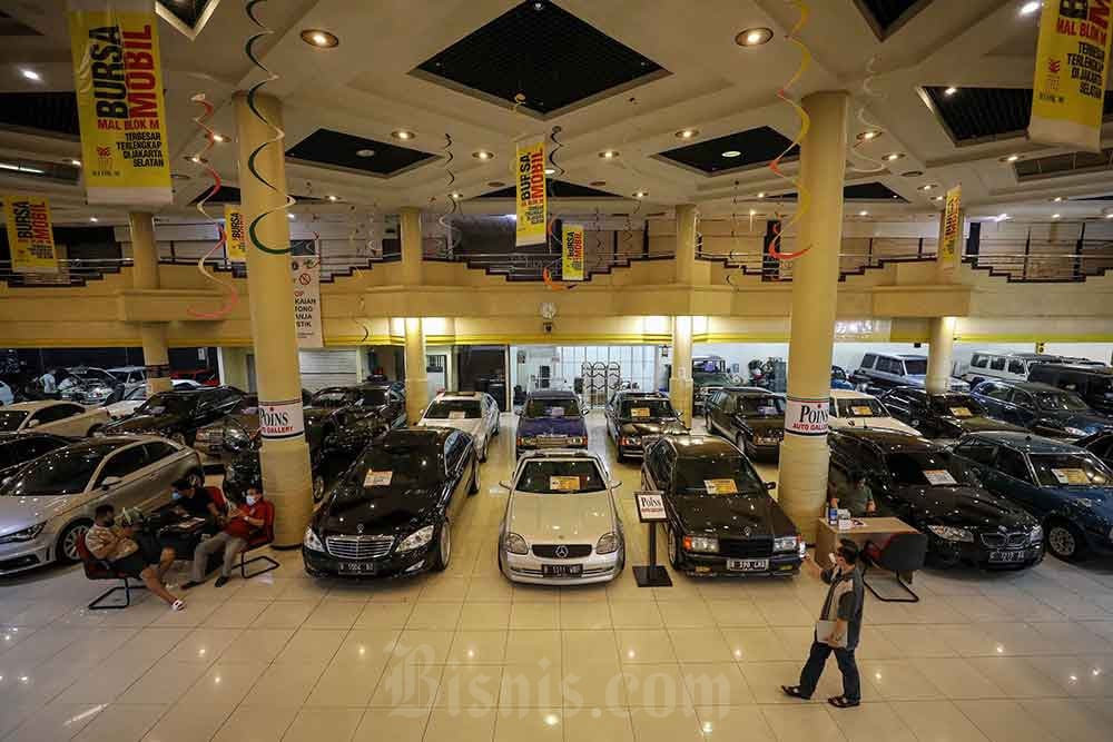  INDUSTRI OTOMOTIF : Musim Ganti Harga Mobil Bekas