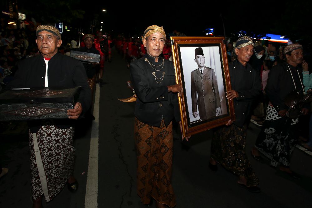  Pancasila sebagai Dasar Negara dan Pandangan Hidup Bangsa Indonesia