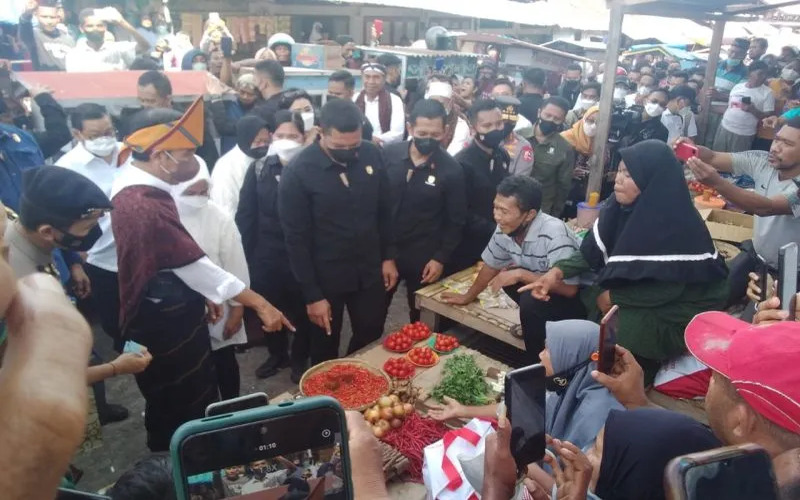  Tatkala Jokowi Beli Lima Gelas Cabai