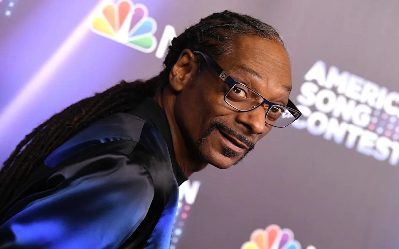  Snoop Dogg Beli 2 NFT Besutan Mantan Trader Barclays