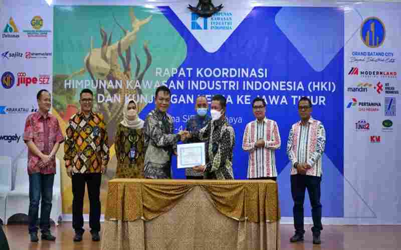  SIER Kembangkan Stasiun Pengisian Kendaraan Listrik di Kawasan Industri