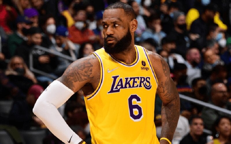  LeBron James Sudah Terlalu Kaya untuk Bermain Basket