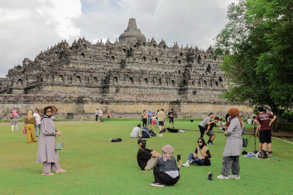  Mengkaji Keputusan Luhut di Borobudur   