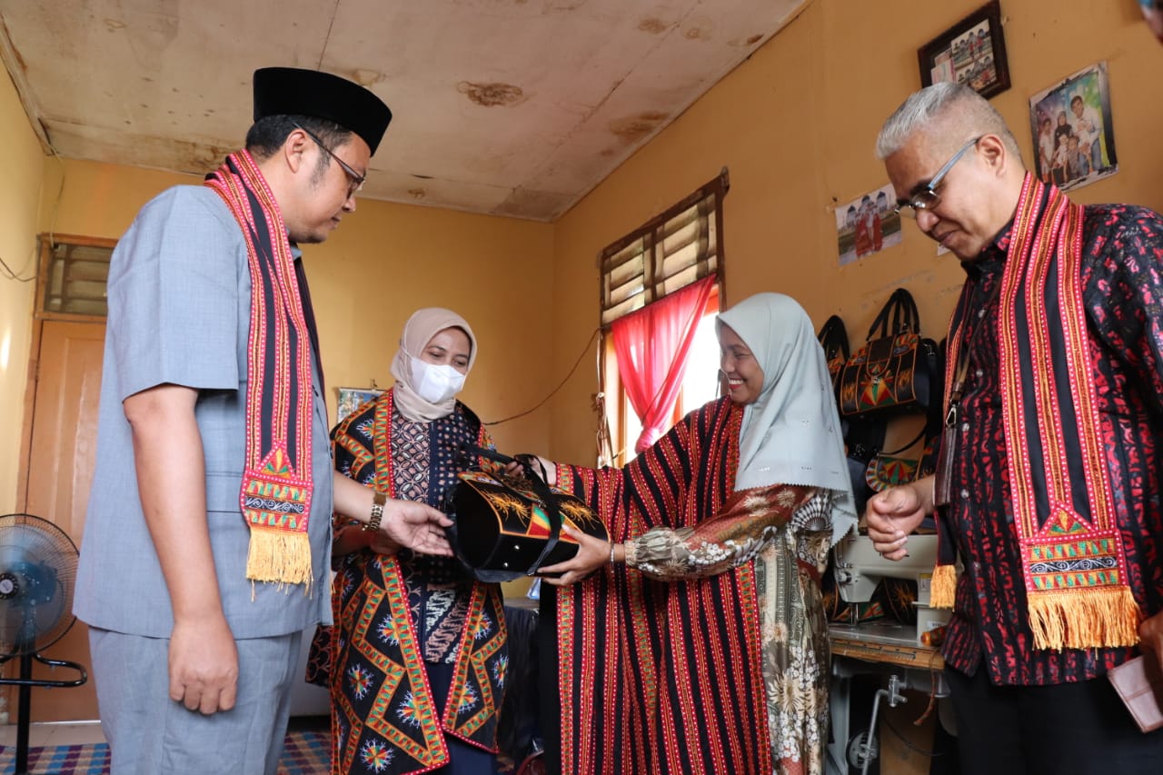  Pembiayaan Mikro dan Perannya Bagi Usaha 2 Perempuan di Banda Aceh