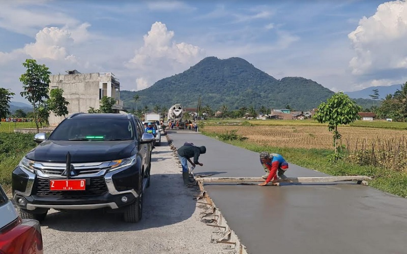 Pembangunan jalan sepanjang 7 kilometer di Kecamatan Kadungora dan Leles yang nantinya menjadi penghubung menuju Tol Getaci./Istimewa
