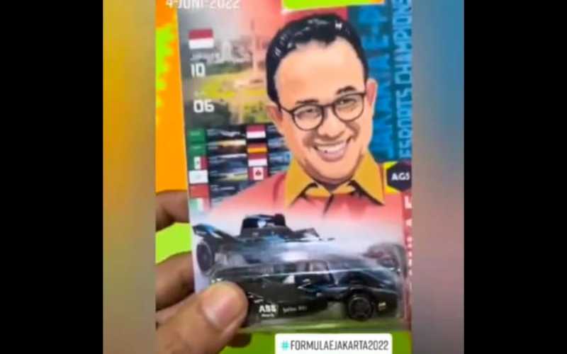 Mainan mobil Formula E dengan wajah Gubernur DKI Jakarta Anies Baswedan / Twitter
