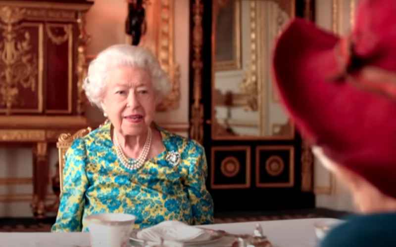 Tangkapan layar video Ma’amalade sandwich Your Majesty? yang diunggah Kerajaan Inggris untuk sketsa Platinum Jubilee Paddington/Youtube