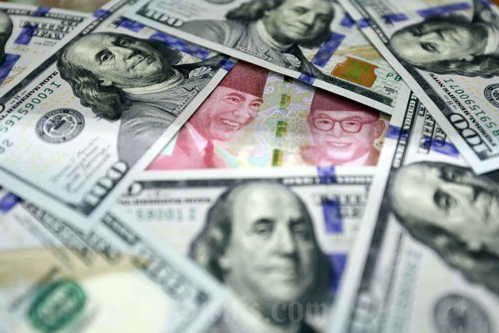  Khawatir Inflasi, Rupiah Ditutup Melemah di Hadapan Dolar AS