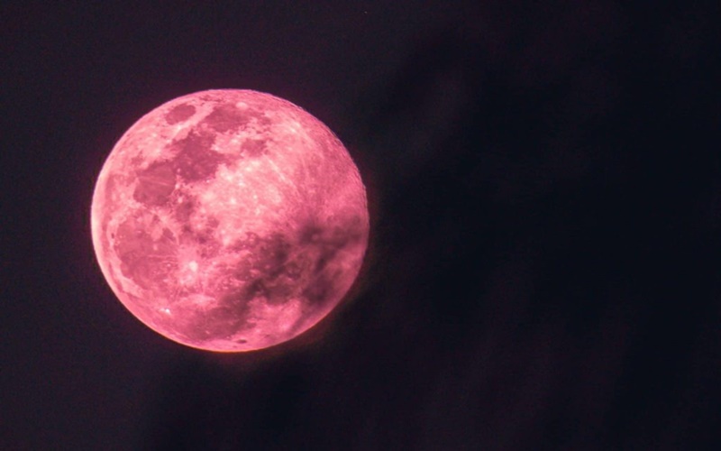 Saksikan Indahnya Fenomena Bulan Purnama Strawberry Moon, 14 Juni 2022
