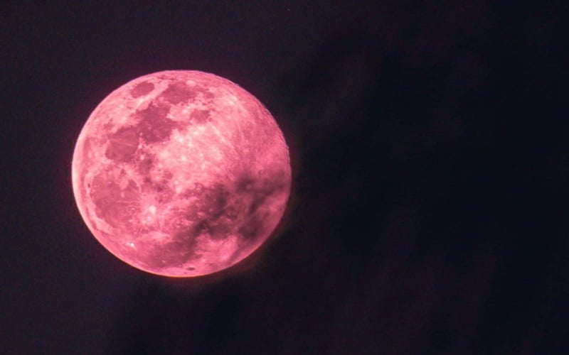  Saksikan Indahnya Fenomena Bulan Purnama Strawberry Moon, 14 Juni 2022