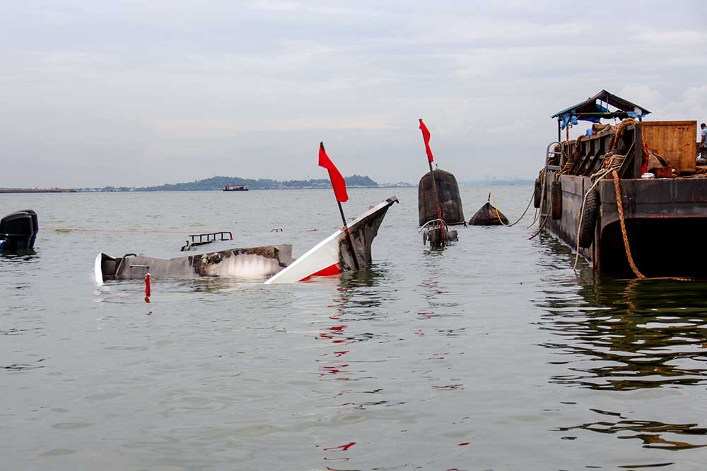  Kapal Ferry MV Dumai Line 5 Yang Tenggelam di Batam Mulai Dievakuasi