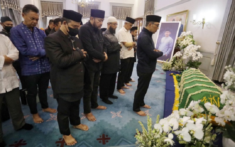Emmeril Dimakamkan, KSAD Dudung Doakan Ridwan Kamil Tabah