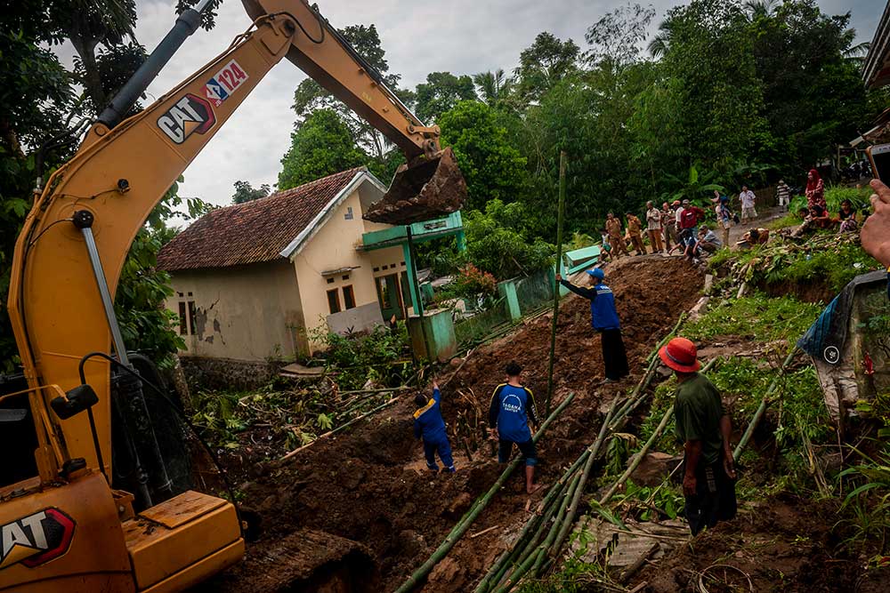  Perbaikan Ruas Jalan Penghubung Antardesa di Lebak Banten