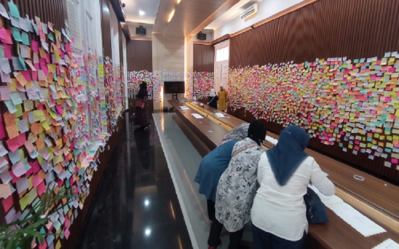  Takjub, Ada 1.200 Karangan Bunga dan 8.000 Warga Bertakziah untuk Emmeril
