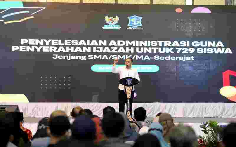  Pemkot Surabaya Tebus Ijazah 729 Pelajar SMA/SMK Melaui Baznas