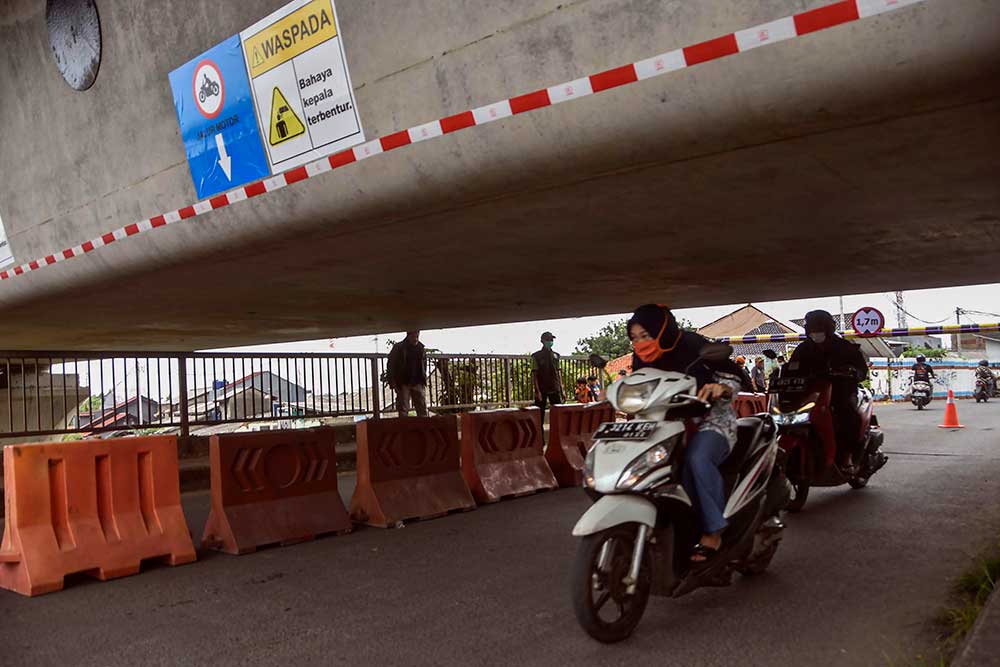  Pemasangan Box Girder Proyek Kereta Cepat Jakarta-Bandung Membuat Jembatan Antelope di Bekasi Jadi Pendek