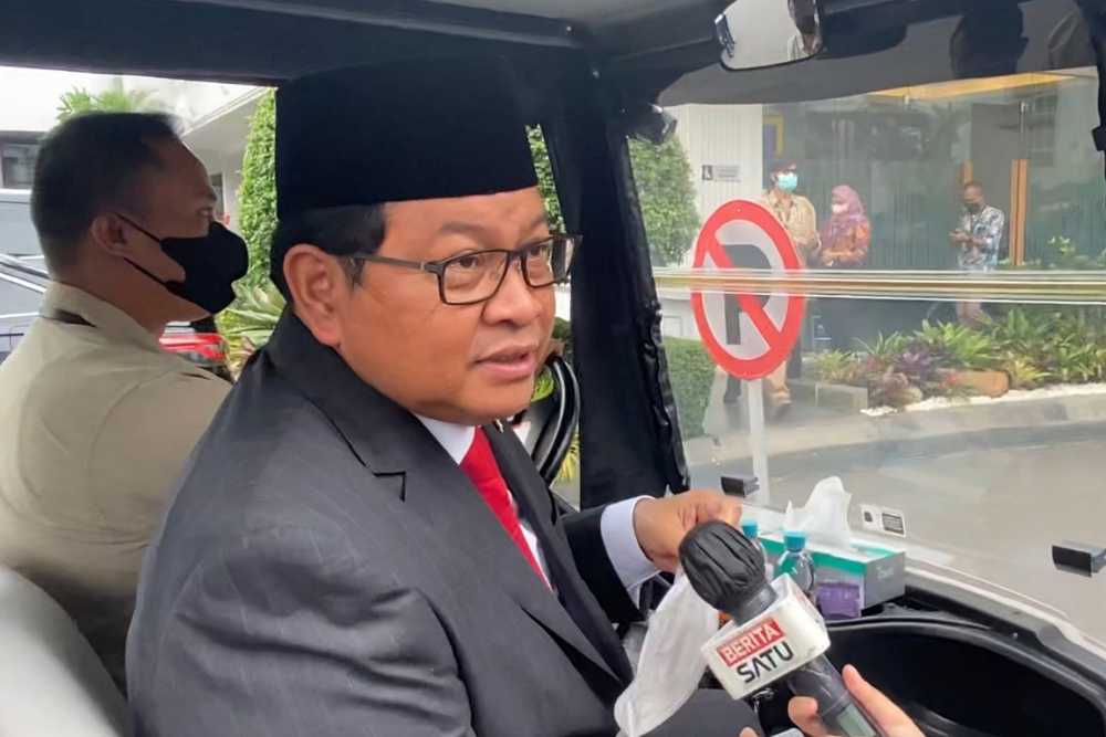 Sekretaris Kabinet Pramono Anung sebut dua menteri dan tiga wamen di-reshuffle pada hari ini, Rabu (15/6/2022) / Bisnis.com - Akbar Evandio