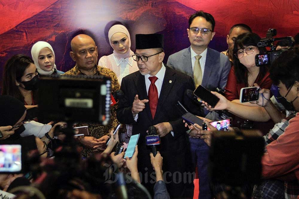 Menteri Perdagangan Zulkifli Hasan memberikan keterangan pers seusai serah terima jabatan Menteri Perdagangan di Jakarta, Rabu (15/6/2022). Bisnis/Fanny Kusumawardhani