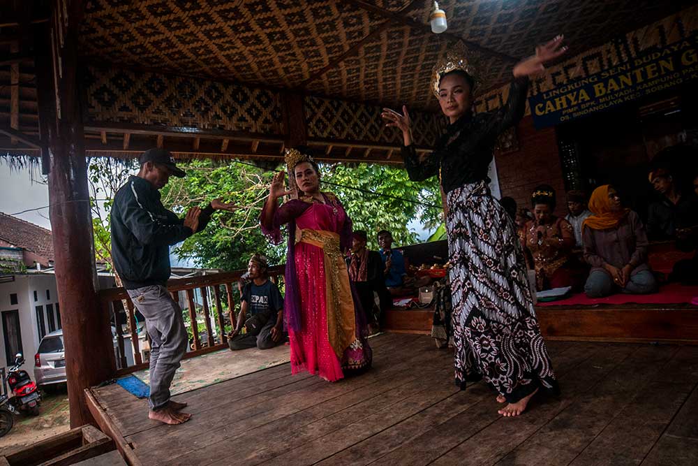  Pesta Rakyat Kasepuhan Adat Pasir Eurih Tampilkan Berbagai Kesenian Tradisional Khas Sunda