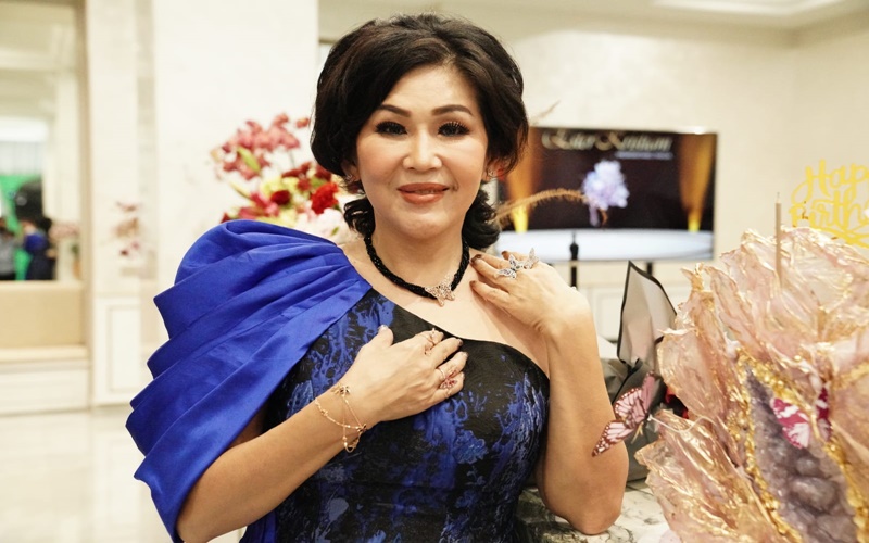  Kisah Ester Kristiani Bangun Brand Fashion Perhiasan Emas De Gold