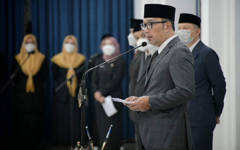  Penyederhanaan Birokrasi: Ridwan Kamil Lantik 864 PNS dalam Jabatan Fungsional