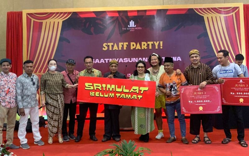  ‘Srimulat’ Hadir di Staff Party The Sunan Hotel Solo