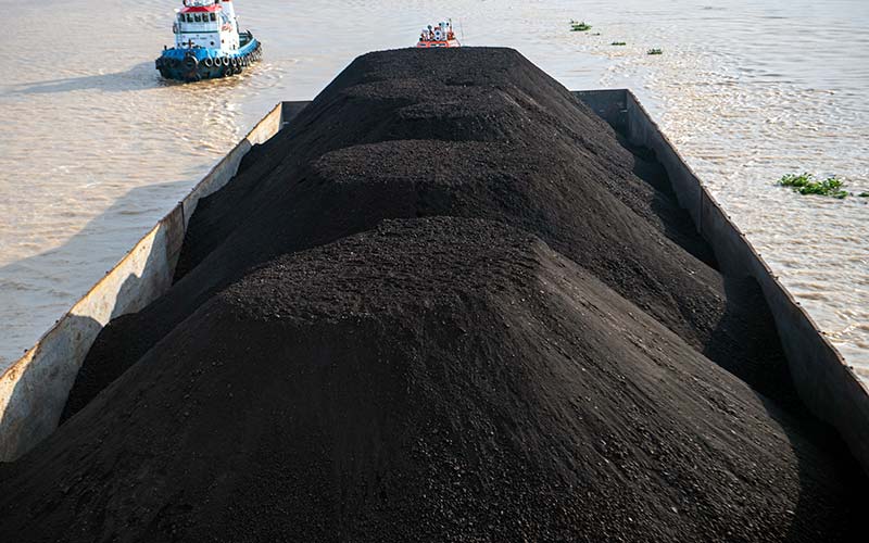 Kenaikan target produksi batu bara menjadi katalis IHSG karena disambut oleh emiten tambang batu bara./ANTARA FOTO-Nova Wahyudi