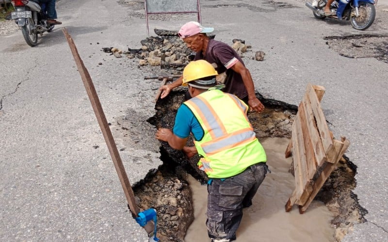  PDAM Pekanbaru Lakukan Perbaikan Kebocoran Pipa Berumur Tua