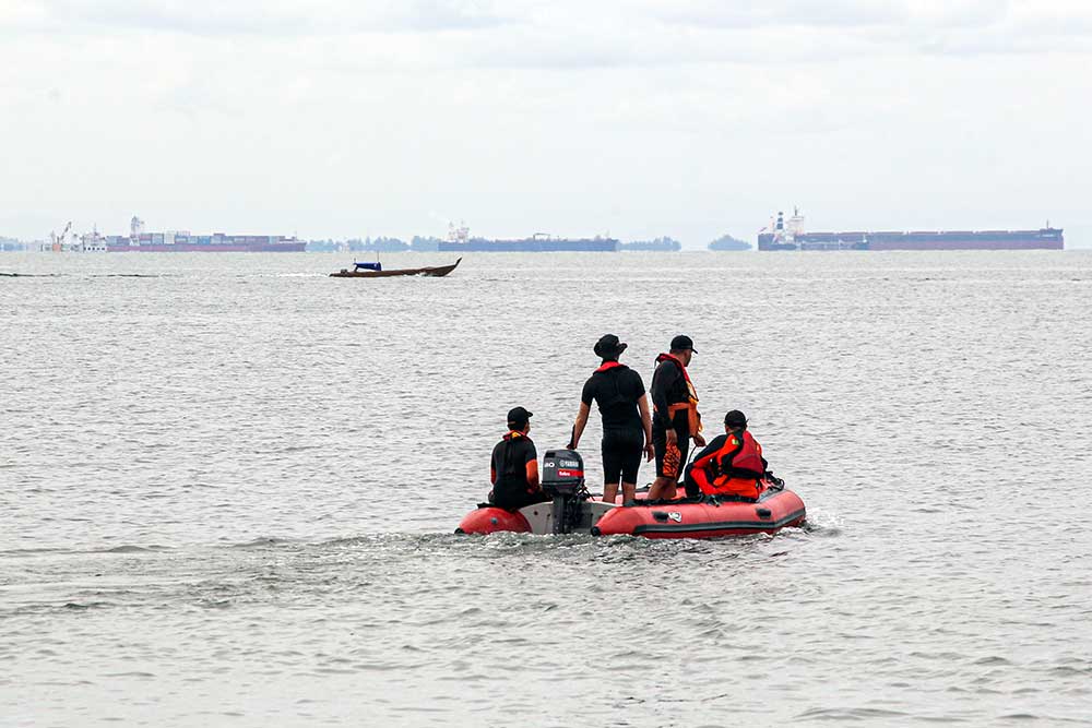  Tim SAR Gabungan Lakukan Pencarian Korban Kapal Tenggelam di Batam