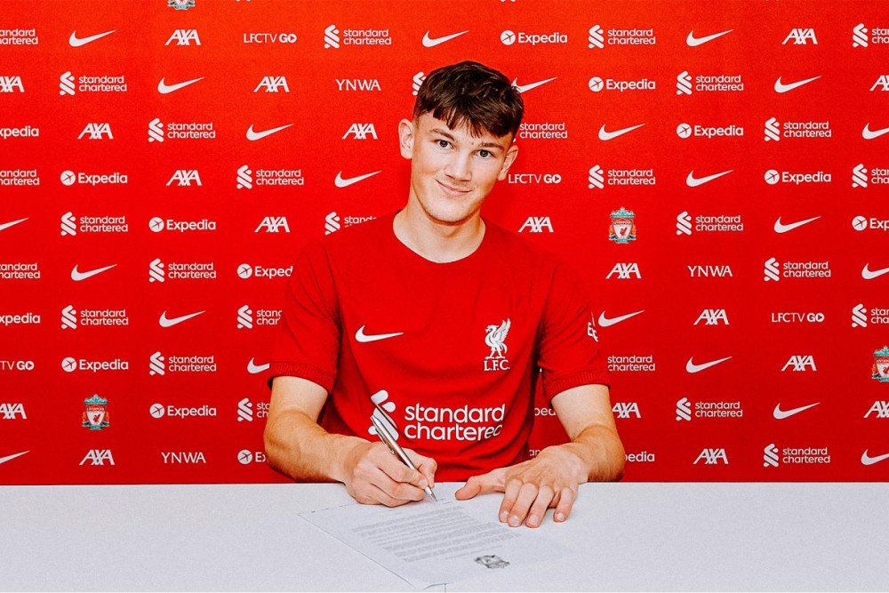  Liverpool Resmi Rekrut Calvin Ramsay, Bek Kanan Suksesor Alexander-Arnold